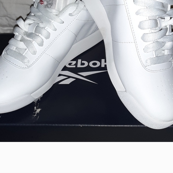 REEBOK NWTs and Boxes Sz 5 Black and white pairs - Picture 3 of 4